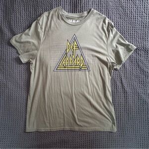 Def Leppard Olive Graphic Men's T-Shirt